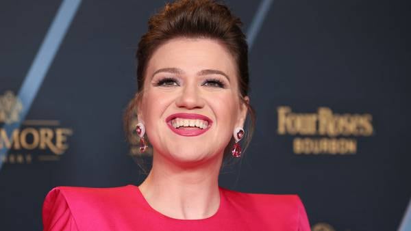 Kelly Clarkson says Céline Dion’s praise after “My Heart Will Go On” cover is a full-circle moment