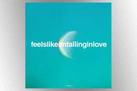 Coldplay premieres video for "feelslikeimfallinginlove" single