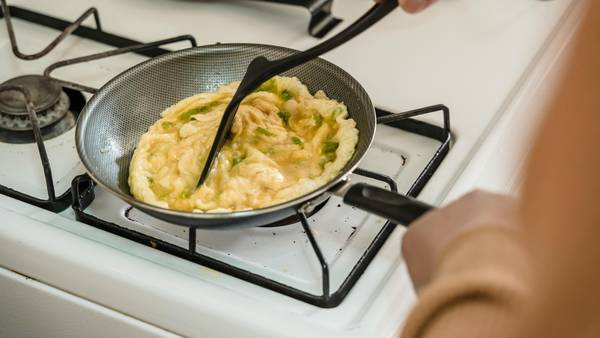 How To Make The FLUFFIEST Scrambled Eggs