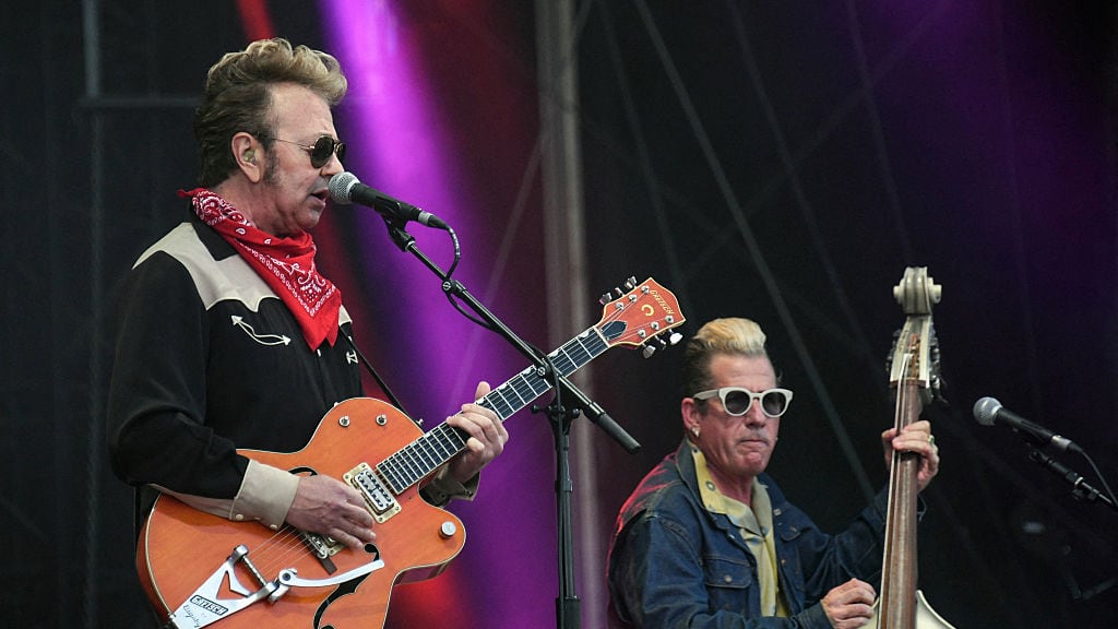 Brian Setzer (L) and US bassist Lee Rocker of The Stray Cats.
