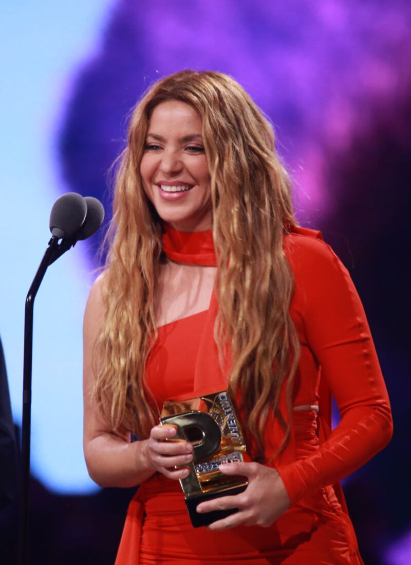 Shakira cancels Lima concert after abdominal issue forces