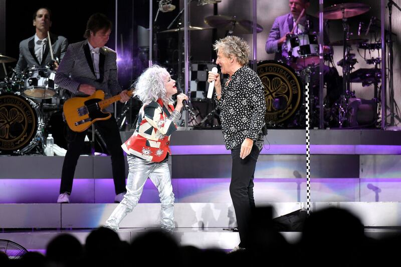NEW YORK, NY - AUGUST 07:  Cyndi Lauper and Rod Stewart perform at Madison Square Garden on August 7, 2018 in New York City.  (Photo by Michael Loccisano/Getty Images)